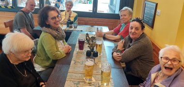 Speisen und Tanzen auf dem Rhein