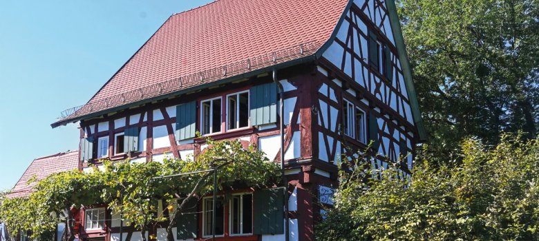 Pfadfinderhaus Das 1689 erbaute Fachwerkhaus wurde an seinem ursprünglichen Standort sorgfältig zerlegt, nummeriert und später originalgetreu am heutigen Platz wieder aufgebaut.