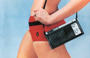 Musik zum Mitnehmen: Das erste tragbare Kofferradio, ein Modell aus dem Haus Akkord. 