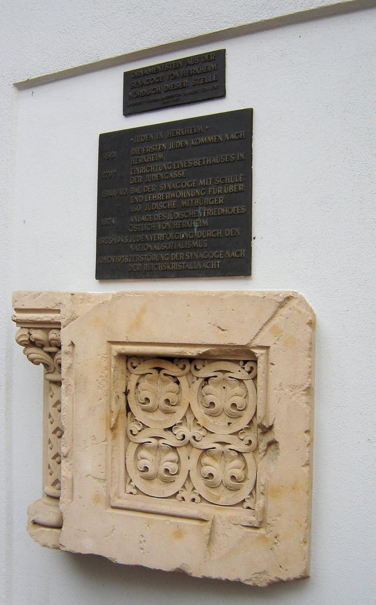 Synagogenstein Station des historischen Spaziergangs der Ortsgemeinde Herxheim