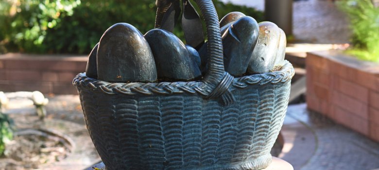 Brotkorb Während der Pest im Jahr 1666 wurden die Herxheimer von Menschen aus anderen Orten mit Lebensmitteln versorgt. Dafür steht der Brotkortb.