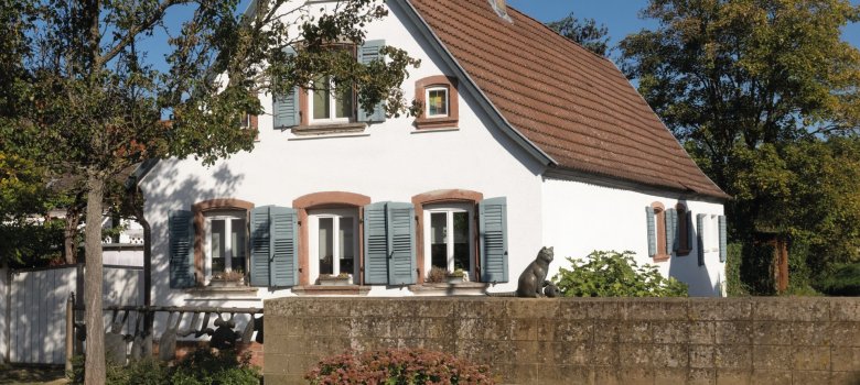 Originalgetreue Rekonstruktion am Klingbach, gestaltet mit Bronzeplastiken von Barbara und Prof. Gernot Rumpf.