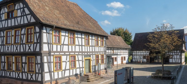 Museum Das Museum Herxheim erzählt Kulturgeschichte(n) von der jüngeren Steinzeit bis zur Gegenwart.