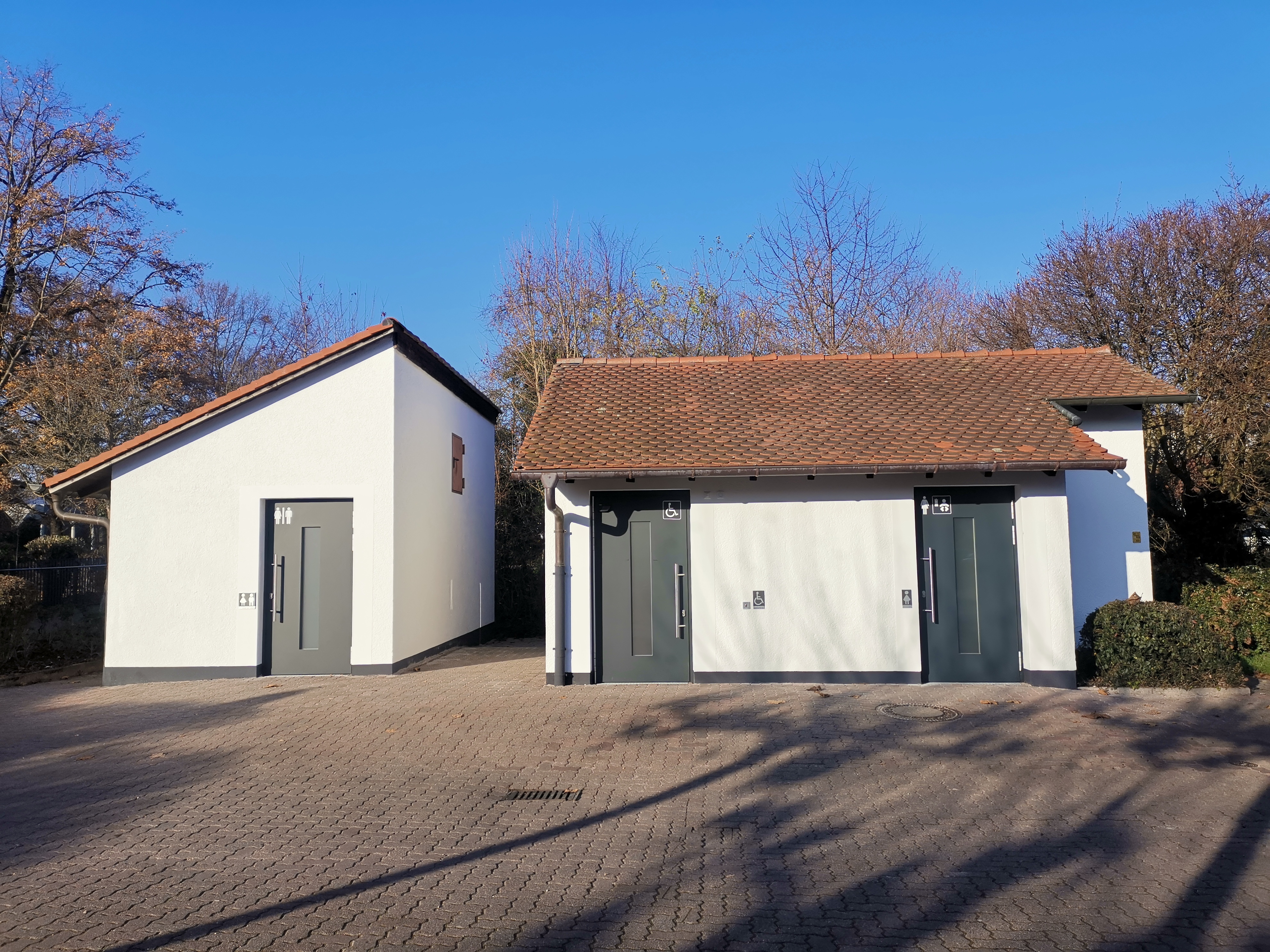 Toilettenanlage am Festplatz